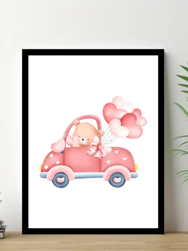 Barnposter med namn – Barntavlor – Björnflickan kör sin rosa bil