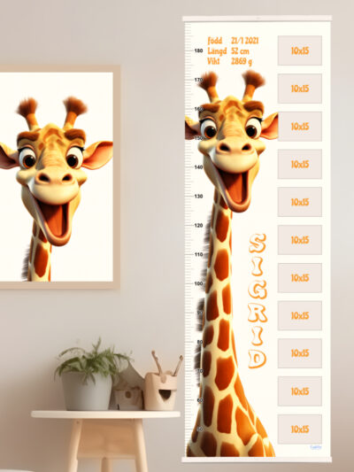 Mätsticka för barn med namn, datum, längd, vikt och en rolig giraff