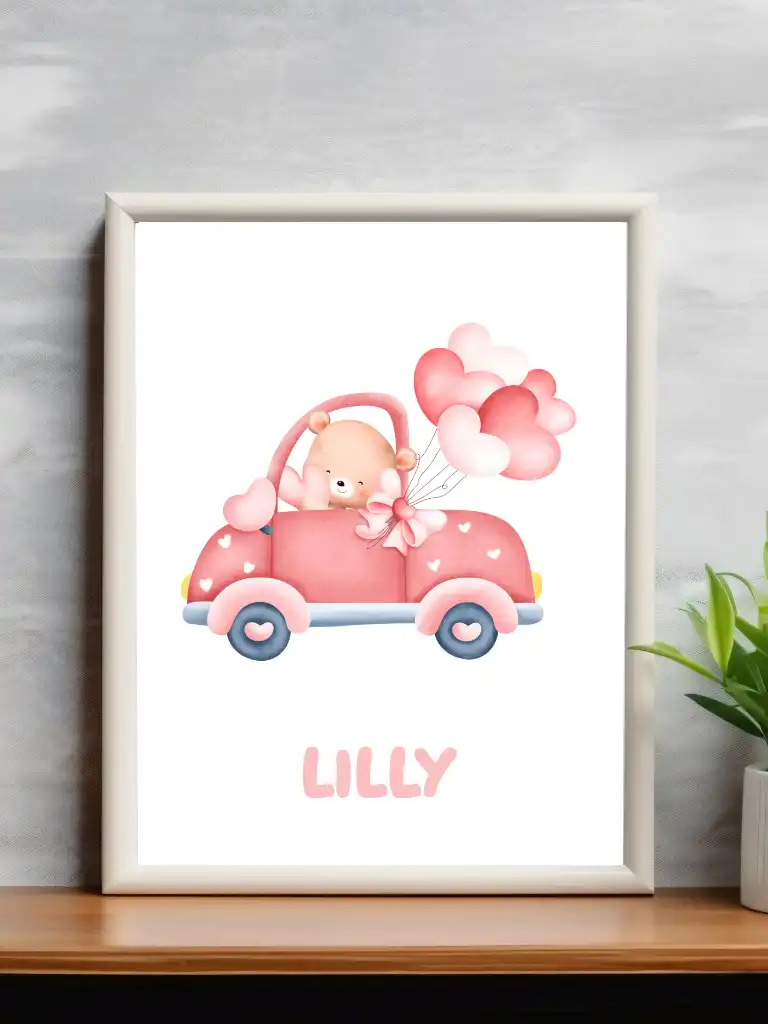 Barnposter med/utan namn - barntavlor, barn posters tavla barnrum- Björnflickan kör sin rosa bil